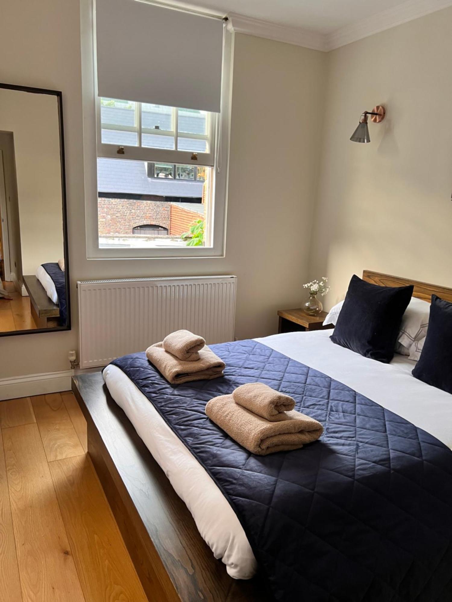 Beautiful One Bedroom Near Business Design Centre Islington Apartment